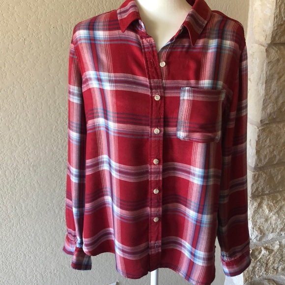 Button down shirt 😍 - Picture 2 of 5